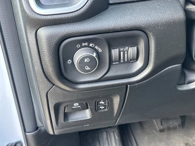 2025 RAM 1500 Big Horn Crew Cab 4x4 5'7" Box