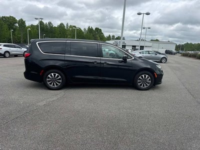 2024 Chrysler Pacifica Hybrid Select
