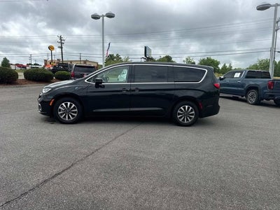 2024 Chrysler Pacifica Hybrid Select