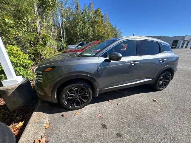 2025 Nissan Kicks SR FWD