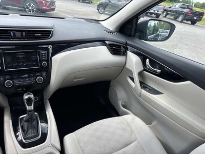 2022 Nissan Rogue Sport SV FWD Xtronic CVT