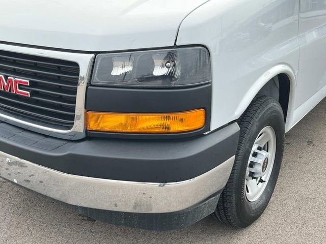 2025 GMC Savana Cutaway 3500 1WT