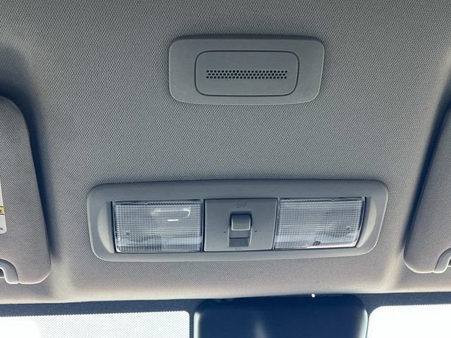 2022 Nissan Frontier Crew Cab Long Bed SV 4x2