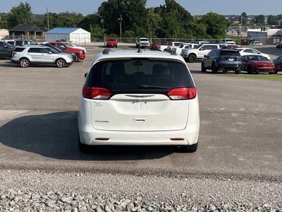 2021 Chrysler Voyager LXI