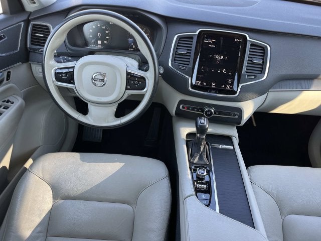 2020 Volvo XC90 T6 Momentum 6 Passenger