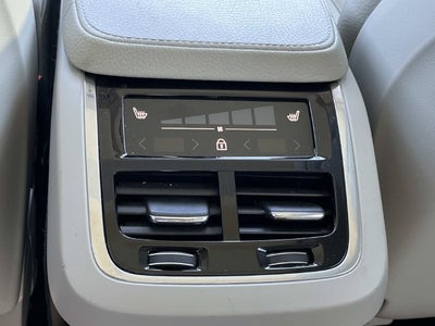 2020 Volvo XC90 T6 Momentum 6 Passenger