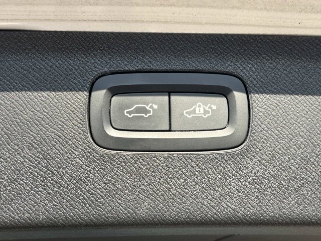 2020 Volvo XC90 T6 Momentum 6 Passenger